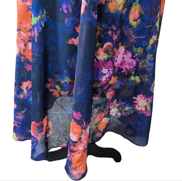 DKNY Whimsical Short Sleeve V-Neck Tie Waist Floral Chiffon Midi Dress Size 6 - Picture 7 of 16